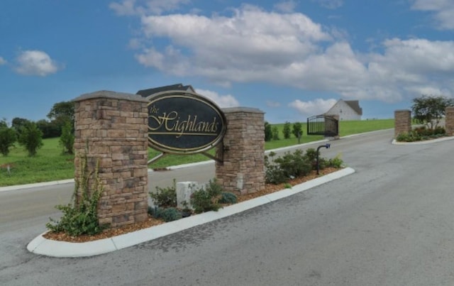 view of community / neighborhood sign