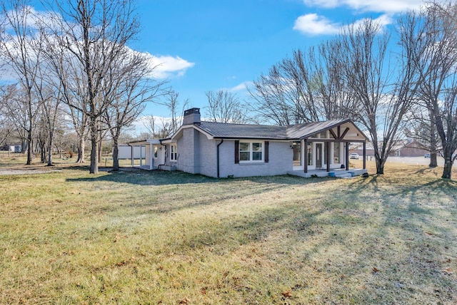 view of front of house with a front yard