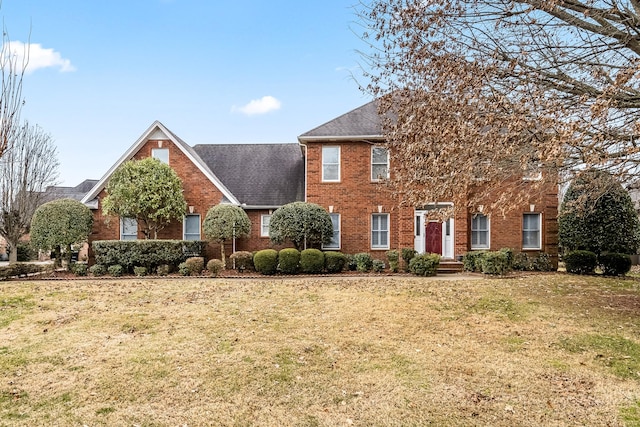 view of front of house featuring a front lawn