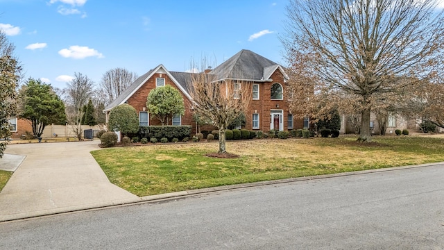 view of front of home featuring a front yard