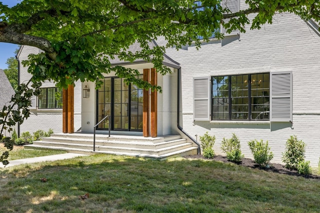 142 Haverford Dr, Nashville, TN 37205 - exterior space featuring a yard