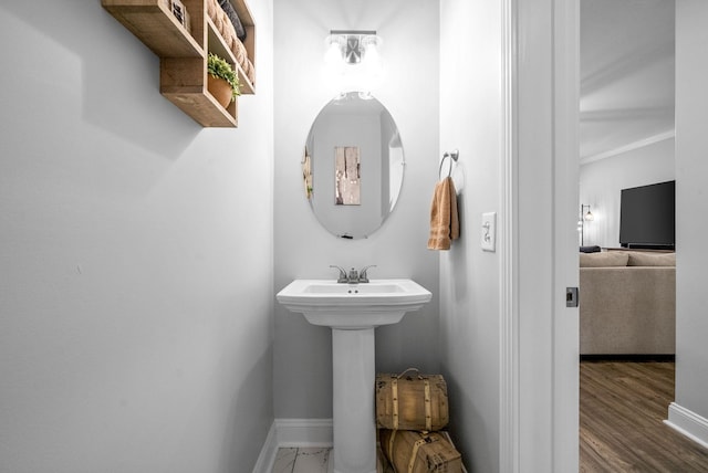 bathroom featuring sink