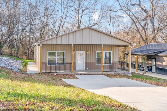 view of front of home with covered porch