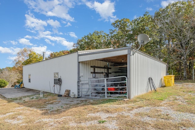 view of outbuilding