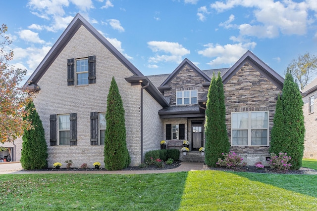 view of front of house featuring a front yard