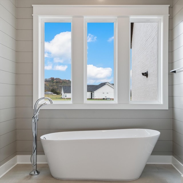 bathroom featuring a bathing tub