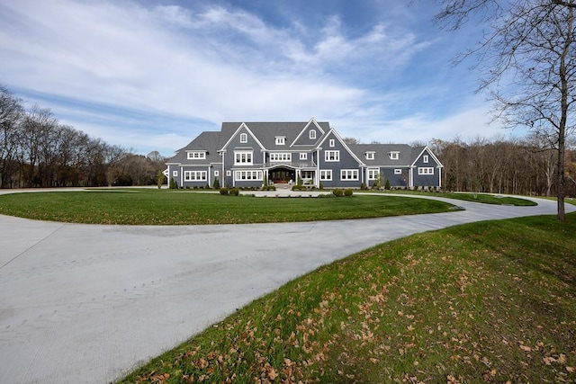 view of front of house featuring a front yard