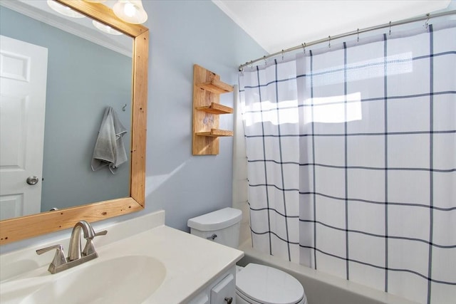 full bathroom featuring vanity, shower / bathtub combination with curtain, ornamental molding, and toilet