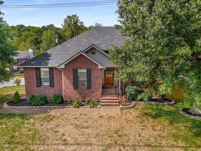 view of front facade with a front yard