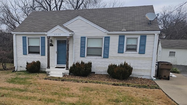 view of front of house with a front yard