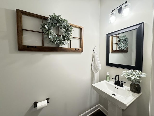 bathroom featuring sink