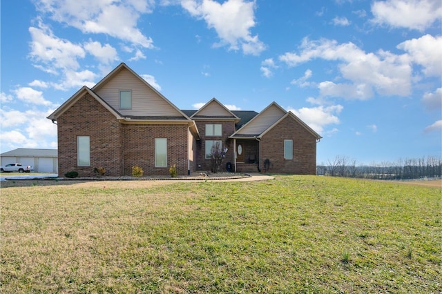 view of front facade with a front lawn