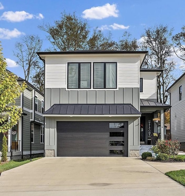 view of front of property featuring a garage