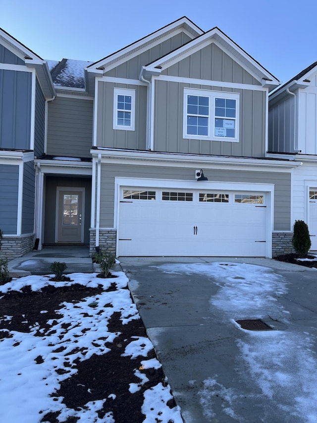 view of front of property featuring a garage