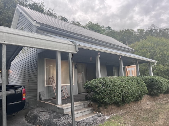 view of front of home with a porch