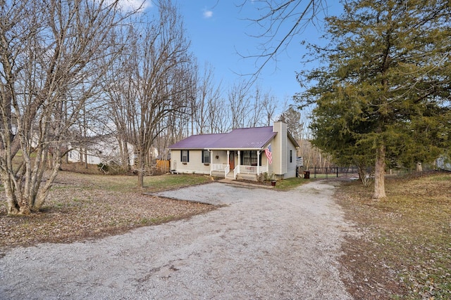 view of front of property featuring a porch