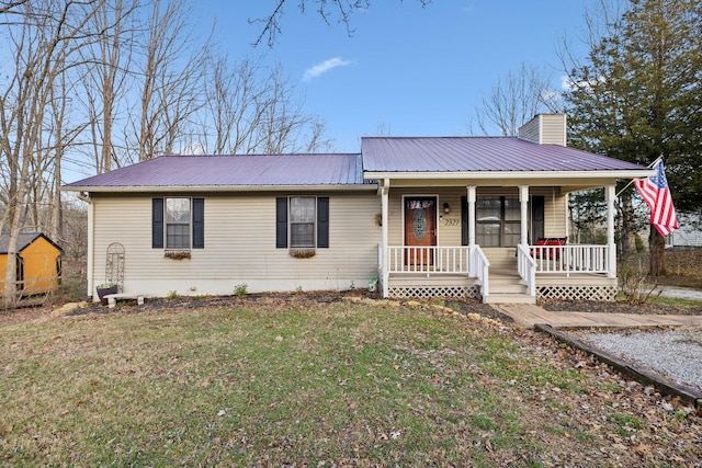 view of front of home featuring a porch and a front yard