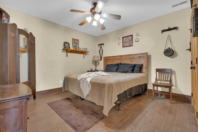 bedroom with ceiling fan