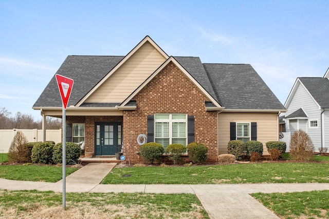 view of front of house featuring a front lawn