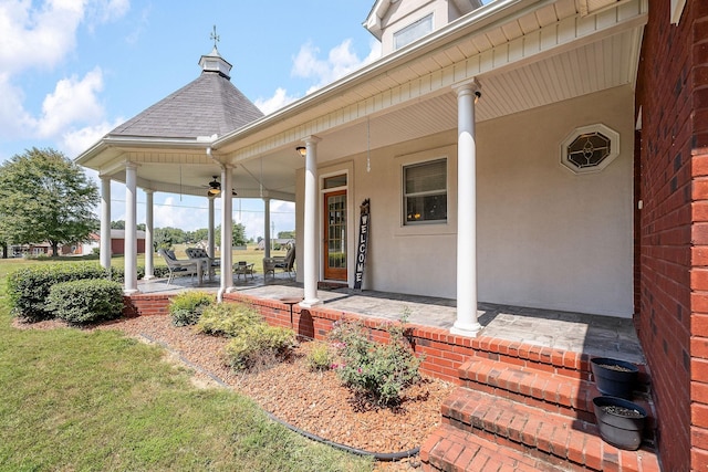 property entrance featuring covered porch