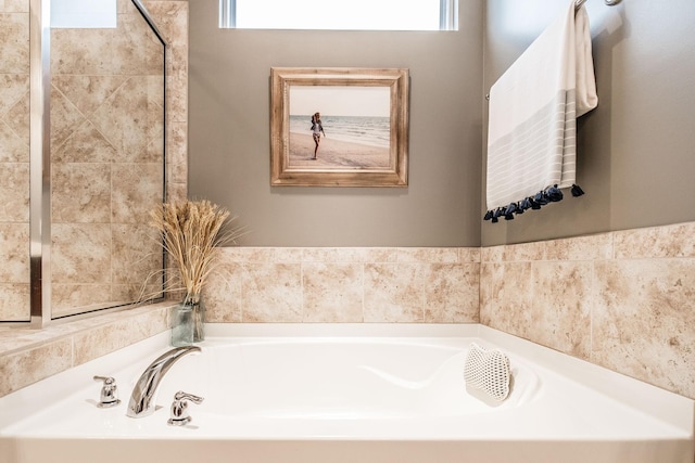 bathroom featuring a bathing tub