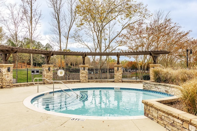 view of swimming pool