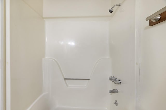 bathroom featuring shower / washtub combination