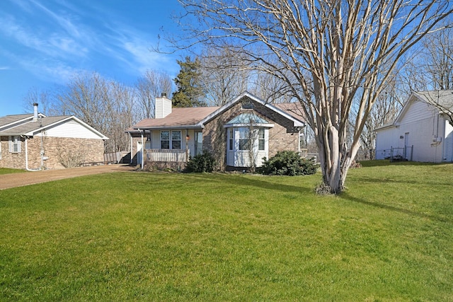 view of front of property with a front yard