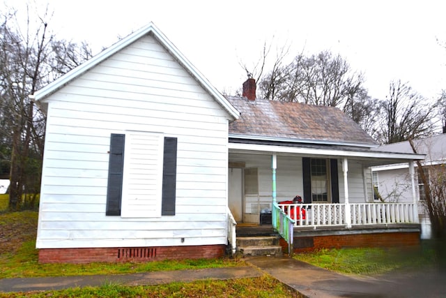 view of front of home featuring a porch