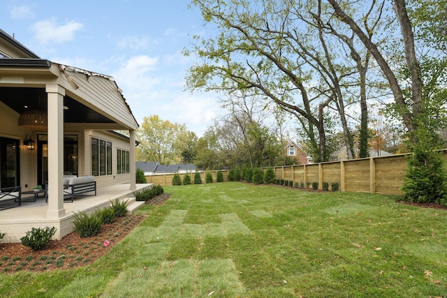 view of yard featuring a patio area