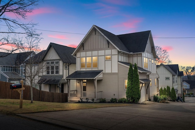 view of modern farmhouse style home