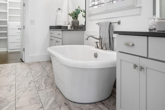 bathroom featuring a tub