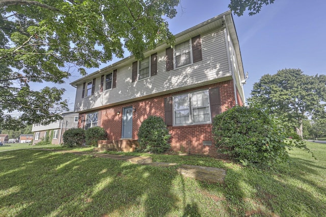 view of front of property with a front yard