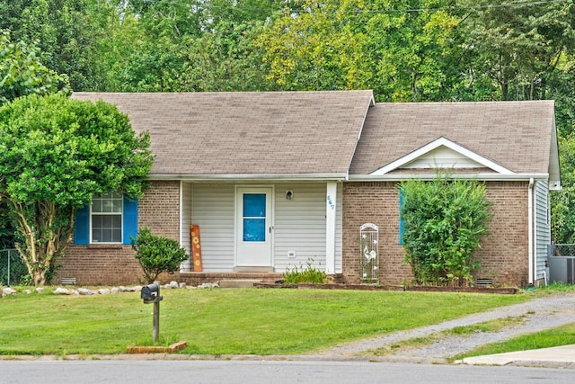 view of front of house with a front lawn