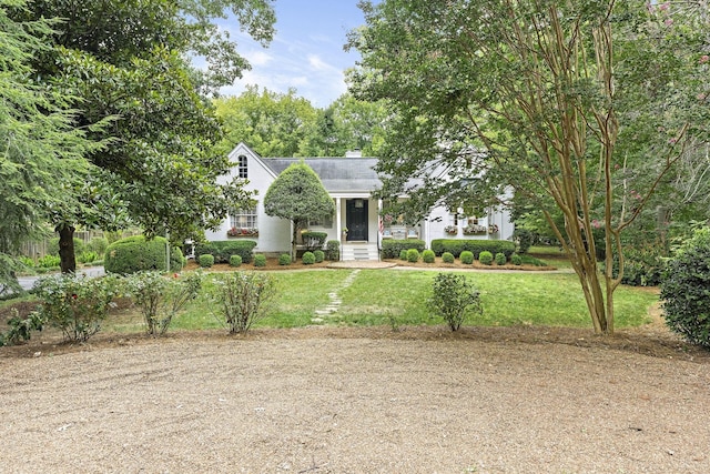 view of front of house with a front yard