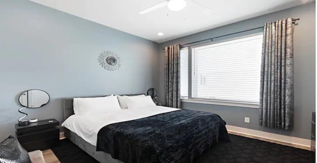 bedroom with ceiling fan