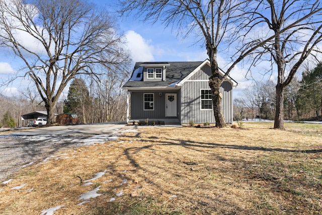 view of front of property