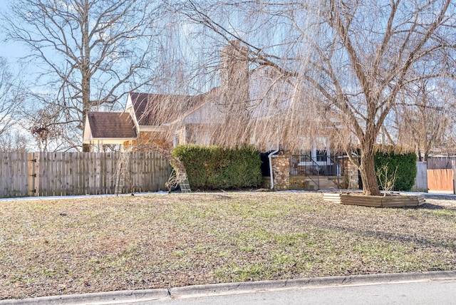 view of front of property