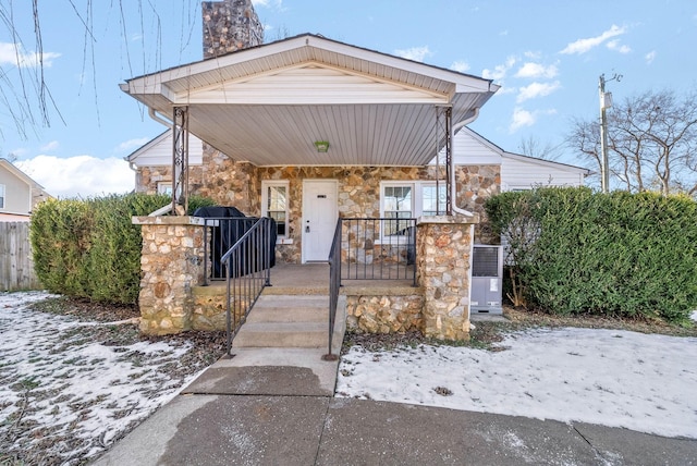 view of front of home with covered porch