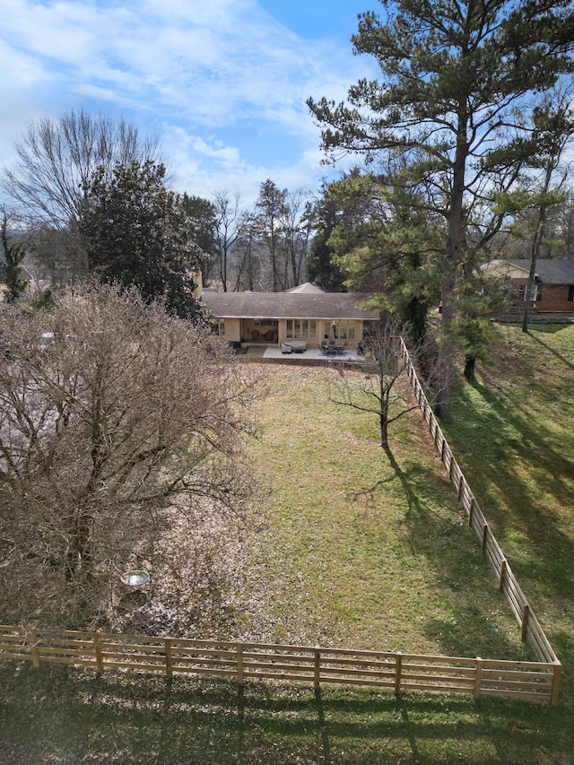 birds eye view of property featuring a rural view