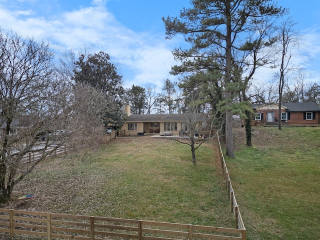 view of front facade featuring a front yard