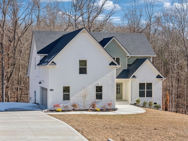 view of front of house featuring a garage