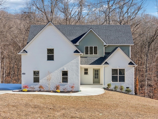 view of front of house with a front yard