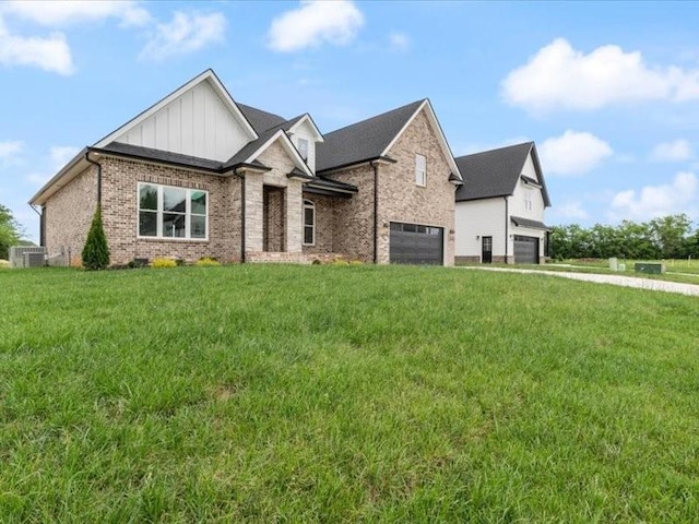 view of front of property with a front lawn