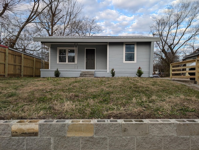 view of front facade with a front lawn