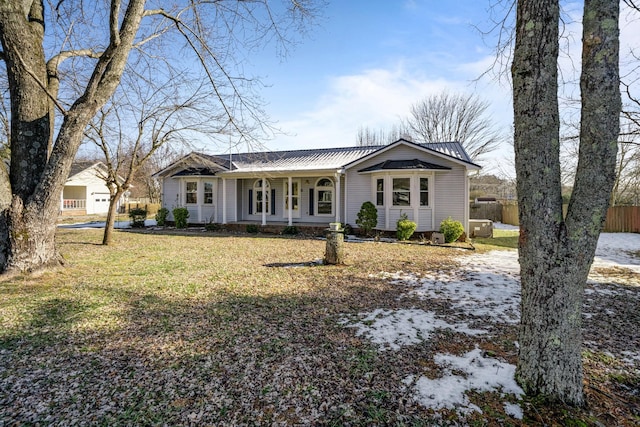 single story home with a front yard