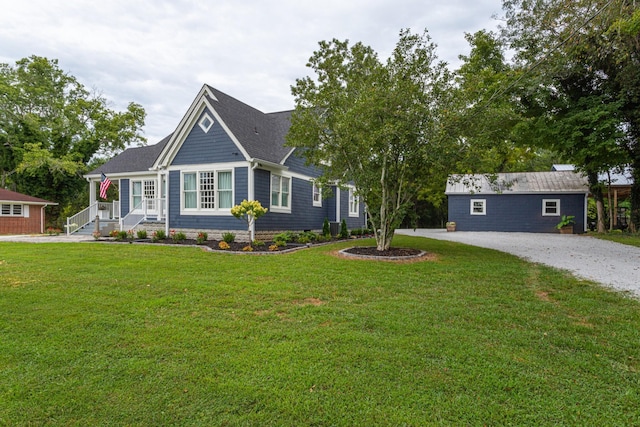 view of front facade with a front yard