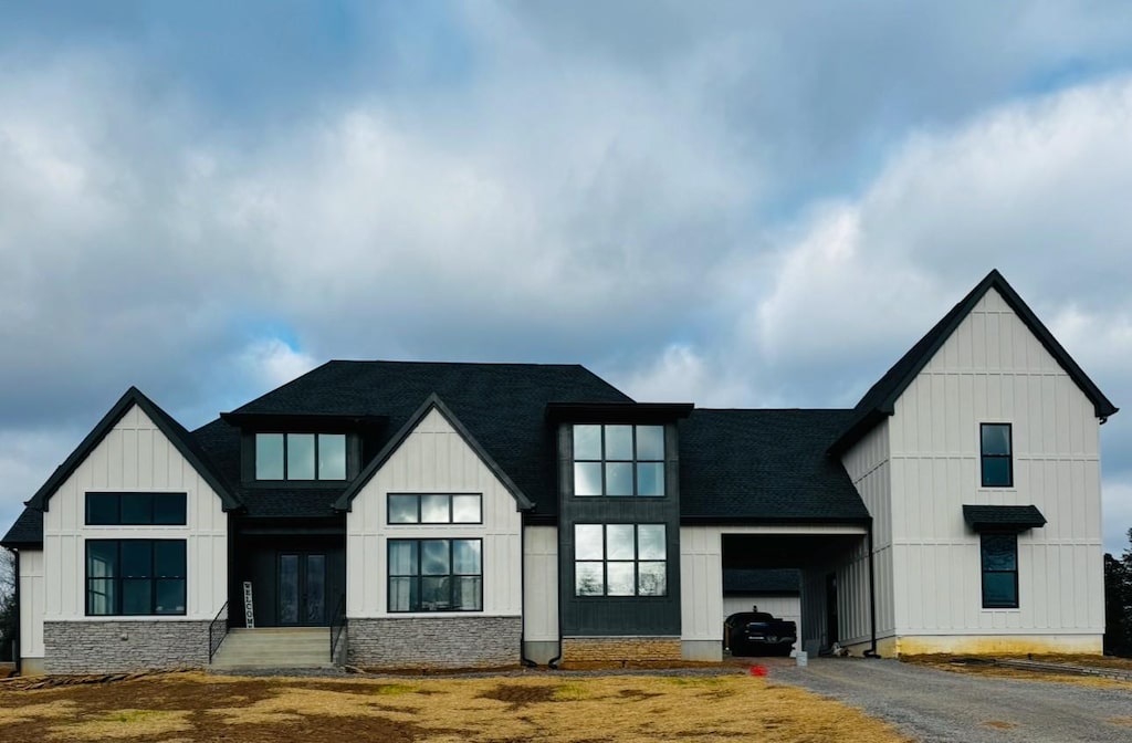 view of front of home featuring a garage