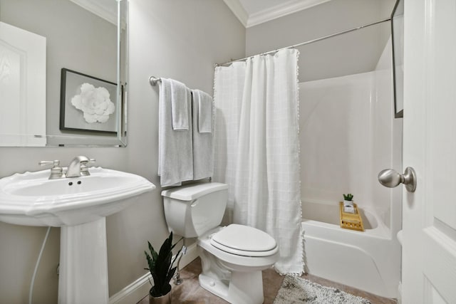 full bathroom with toilet, shower / bathtub combination with curtain, crown molding, and sink