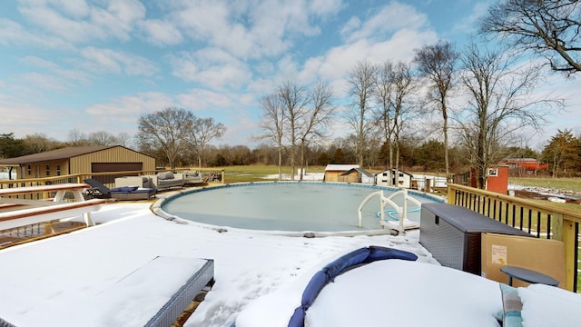 view of swimming pool